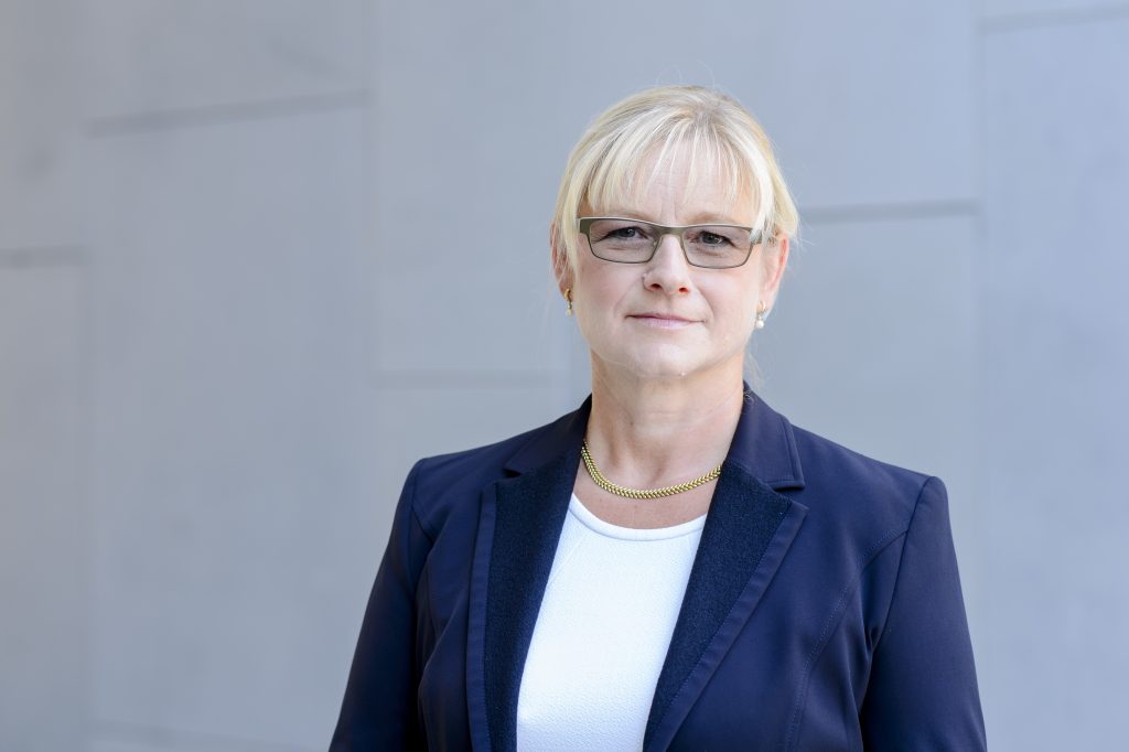 Annette Guether Annette Guether